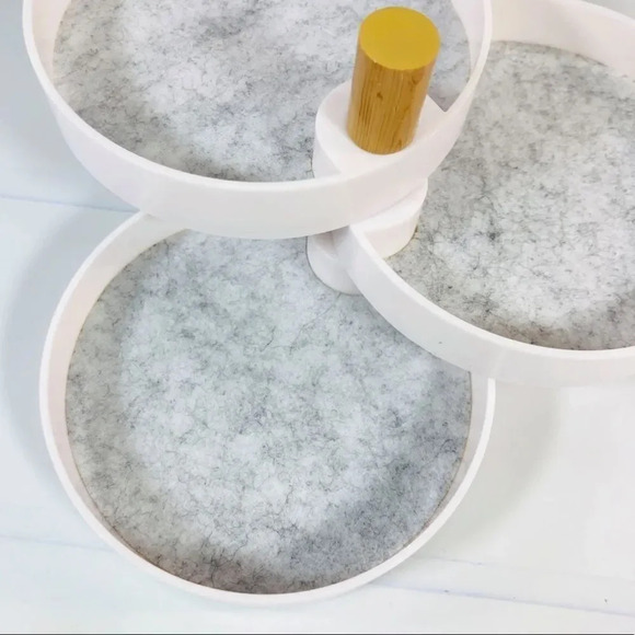 The 2BANDITS 3 tiered jewelry holder - Picture 2 of 3